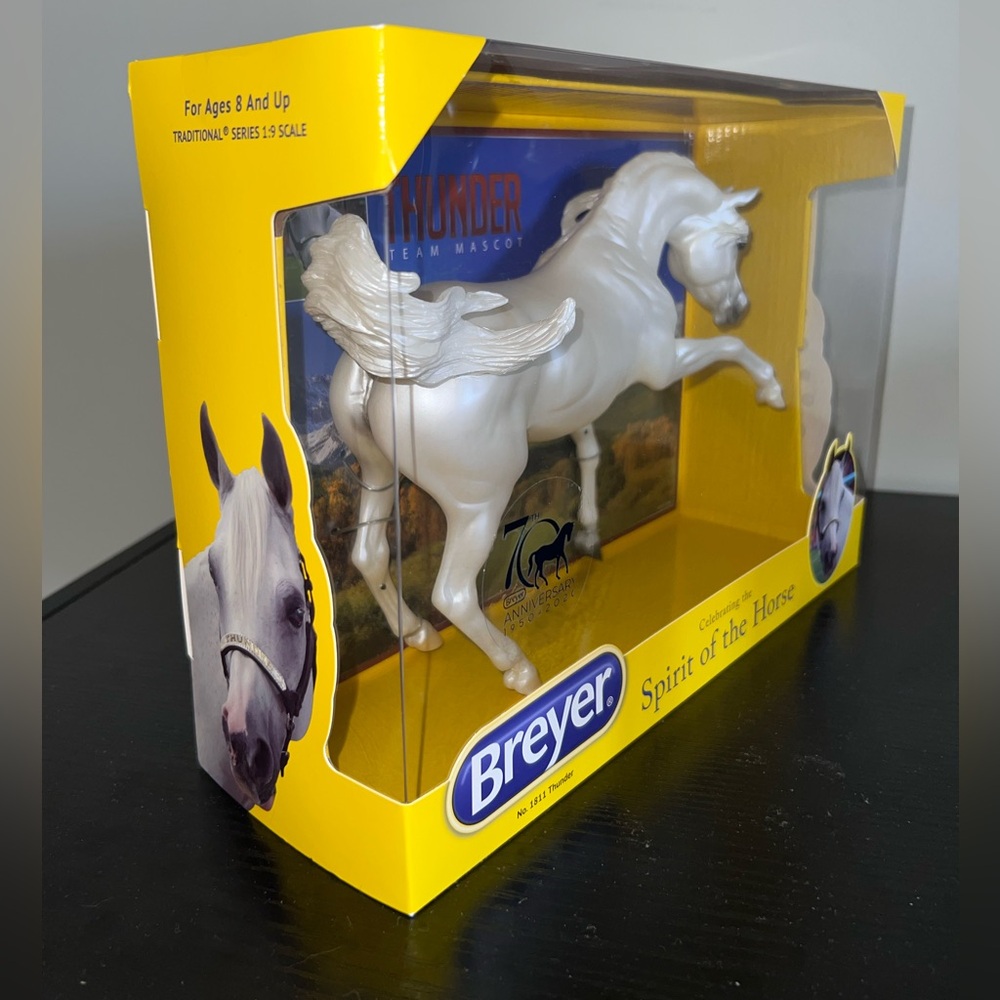 Breyer Thunder #1811 Denver Broncos Team Mascot New in Box - Picture 3 of 13